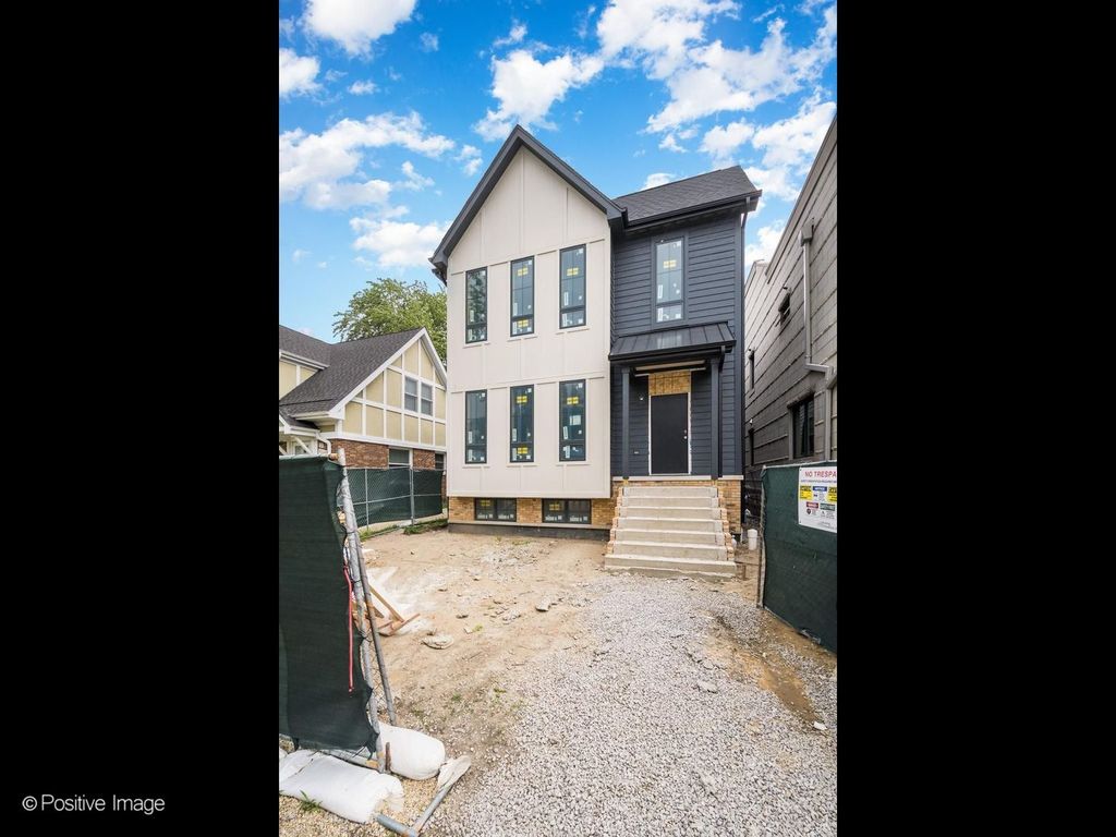 6305 N Keeler Avenue, Chicago, IL 60646