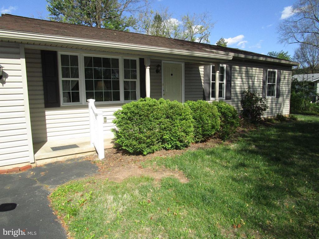 7 MARY HILL RD, Spring Mount, PA 19478