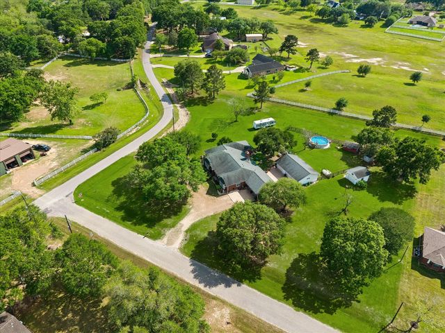 428 Briar Creek Lane, Sealy, TX 77474
