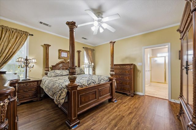 428 Briar Creek Lane, Sealy, TX 77474