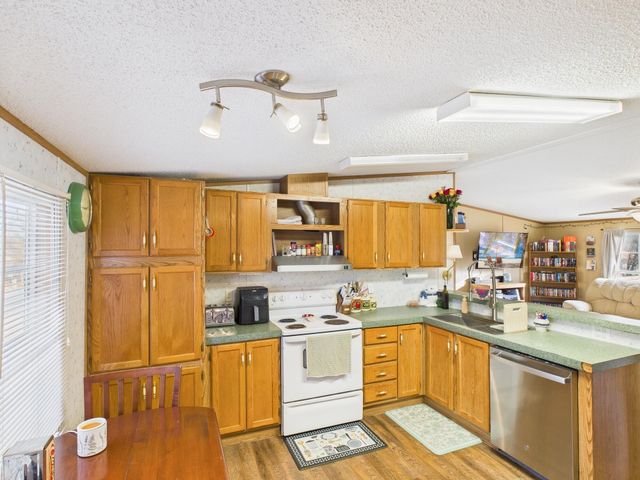 66 Indian Trail TRL, Henry, VA 24102