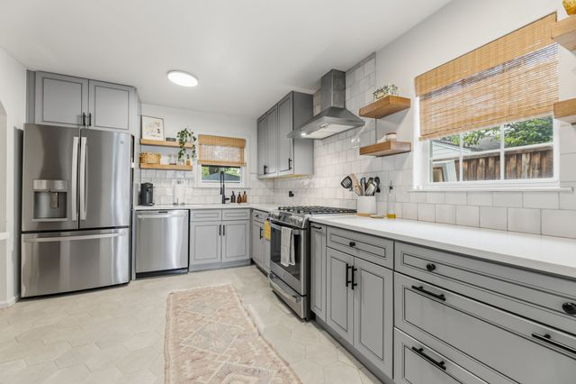 114 E Ireland Drive, Irving, TX 75062