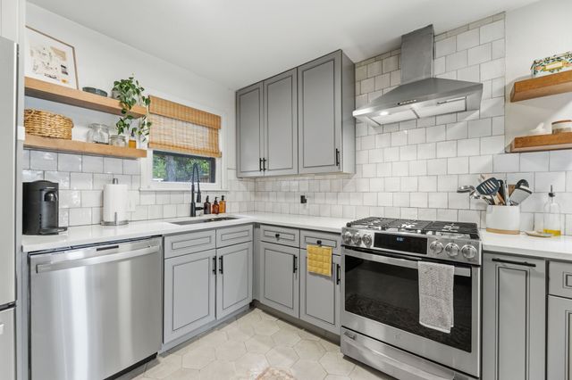 114 E Ireland Drive, Irving, TX 75062