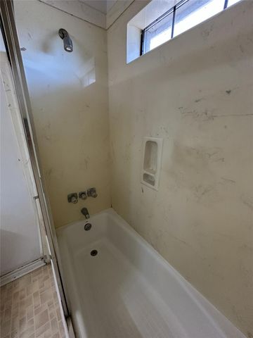 5323 Magnolia Trail, Navasota, TX 77868