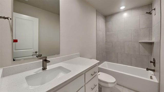 9020 NW 127th Terrace, Yukon, OK 73099