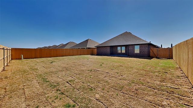 9020 NW 127th Terrace, Yukon, OK 73099
