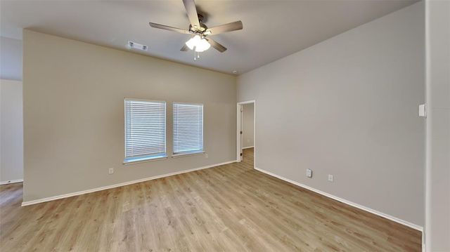9020 NW 127th Terrace, Yukon, OK 73099