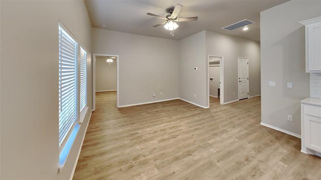 9020 NW 127th Terrace, Yukon, OK 73099