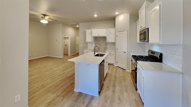 9020 NW 127th Terrace, Yukon, OK 73099