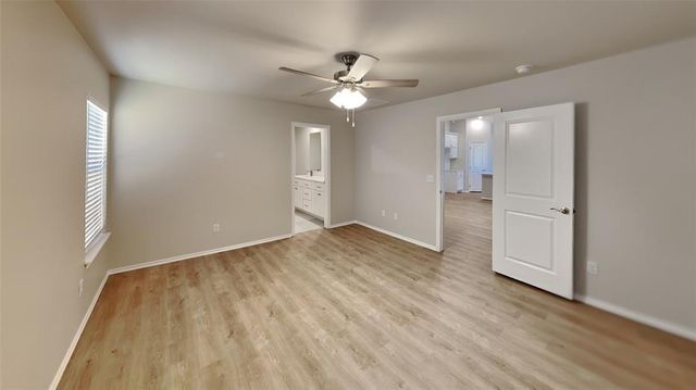 9020 NW 127th Terrace, Yukon, OK 73099