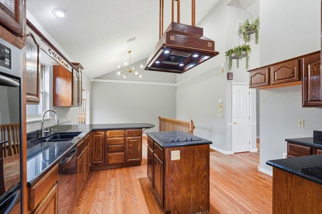 574 Skyline Drive, Forsyth, MO 65653