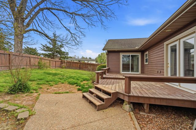 574 Skyline Drive, Forsyth, MO 65653