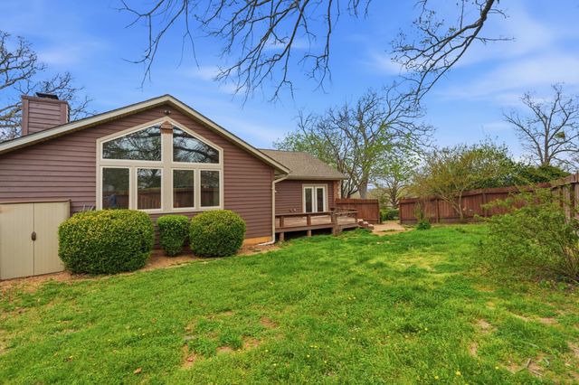 574 Skyline Drive, Forsyth, MO 65653