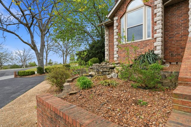 574 Skyline Drive, Forsyth, MO 65653