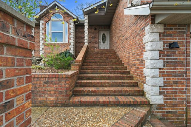 574 Skyline Drive, Forsyth, MO 65653