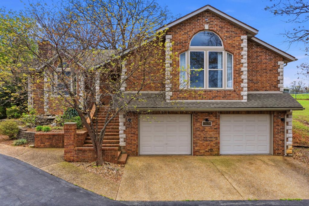 574 Skyline Drive, Forsyth, MO 65653