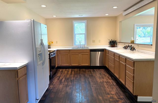 1001 S 6TH ST, Hot Springs, SD 57747