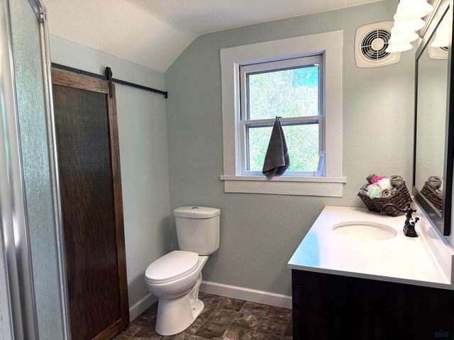 1001 S 6TH ST, Hot Springs, SD 57747