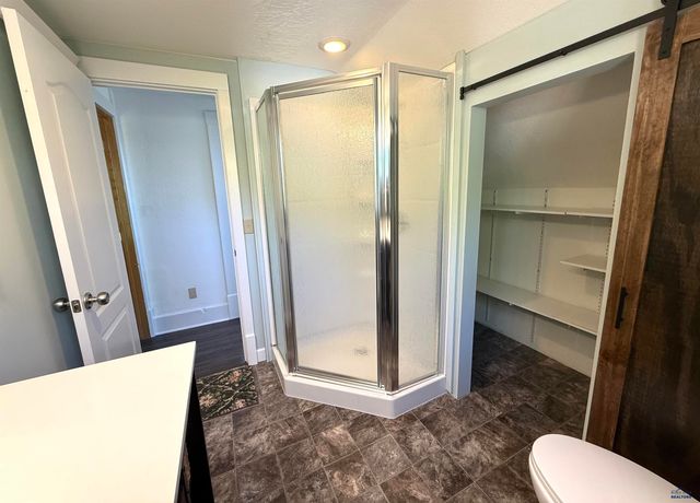 1001 S 6TH ST, Hot Springs, SD 57747