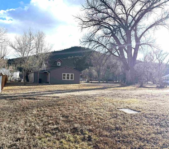 1001 S 6TH ST, Hot Springs, SD 57747
