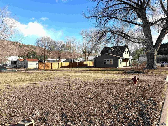 1001 S 6TH ST, Hot Springs, SD 57747
