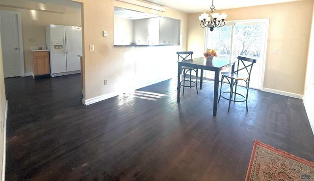 1001 S 6TH ST, Hot Springs, SD 57747