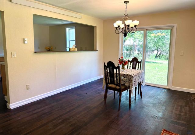 1001 S 6TH ST, Hot Springs, SD 57747