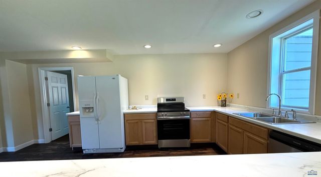 1001 S 6TH ST, Hot Springs, SD 57747