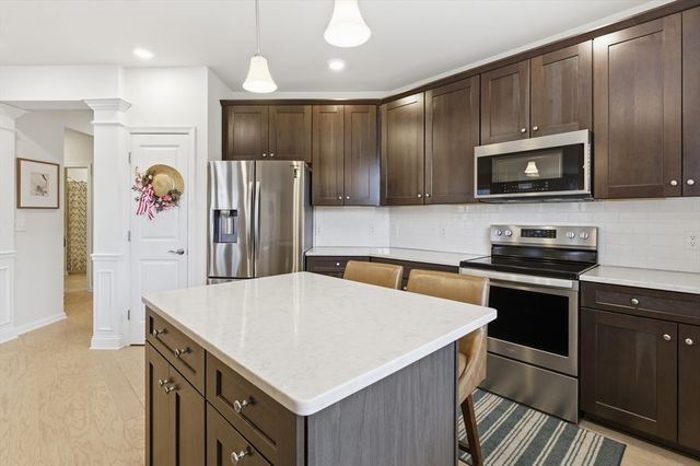 2301 Pennington Dr 2301, Walpole, MA 02081