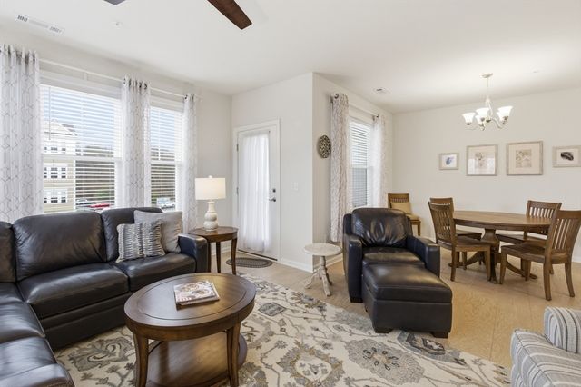 2301 Pennington Dr 2301, Walpole, MA 02081
