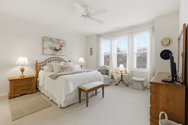 2301 Pennington Dr 2301, Walpole, MA 02081