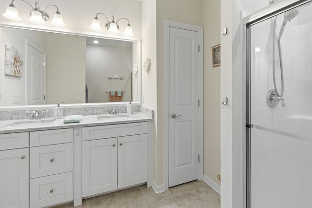 2301 Pennington Dr 2301, Walpole, MA 02081