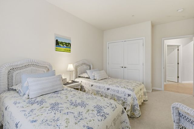 2301 Pennington Dr 2301, Walpole, MA 02081