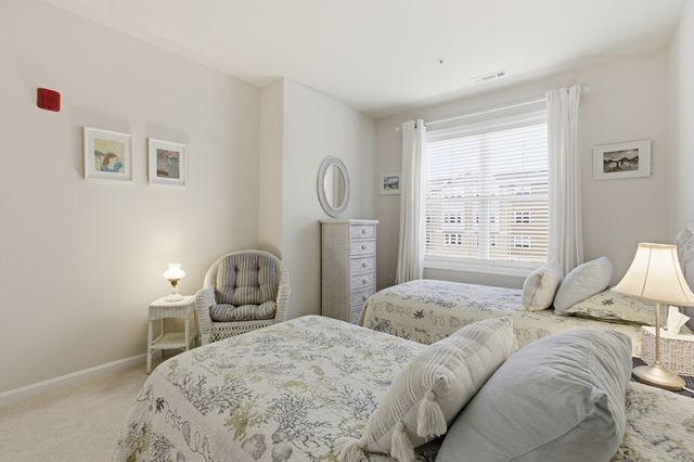 2301 Pennington Dr 2301, Walpole, MA 02081