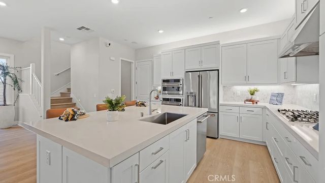 27308 Fox Den Place, Valencia, CA 91381