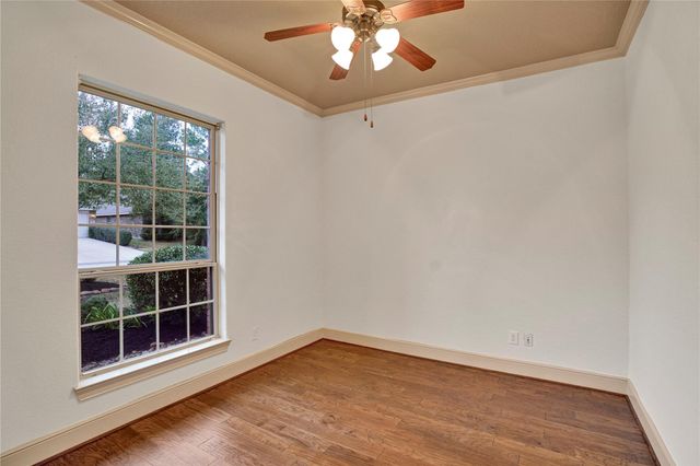 10 Tallgrass Way, Spring, TX 77389