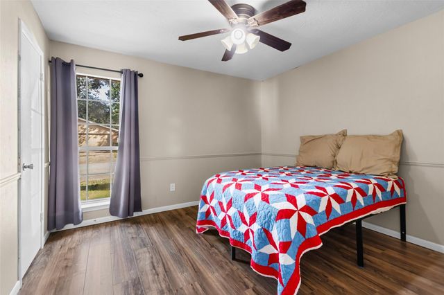 115 Ponderosa Trail, Conroe, TX 77301