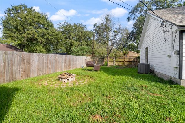 115 Ponderosa Trail, Conroe, TX 77301