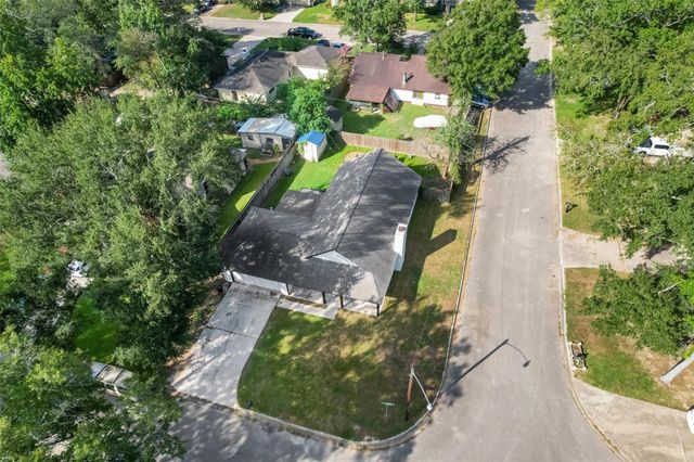 115 Ponderosa Trail, Conroe, TX 77301
