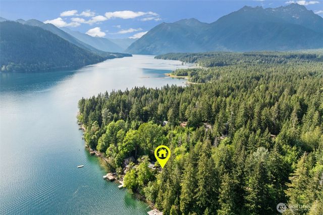 90 Lakeshore Place, Hoodsport, WA 98548