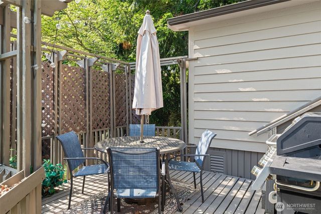90 Lakeshore Place, Hoodsport, WA 98548