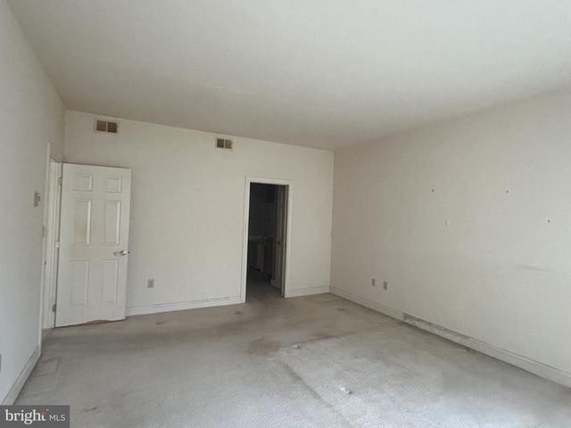 18804 DOVER DR, Hagerstown, MD 21742