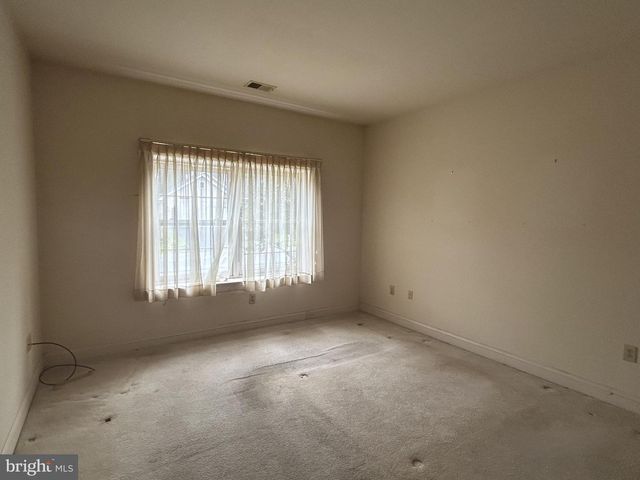 18804 DOVER DR, Hagerstown, MD 21742