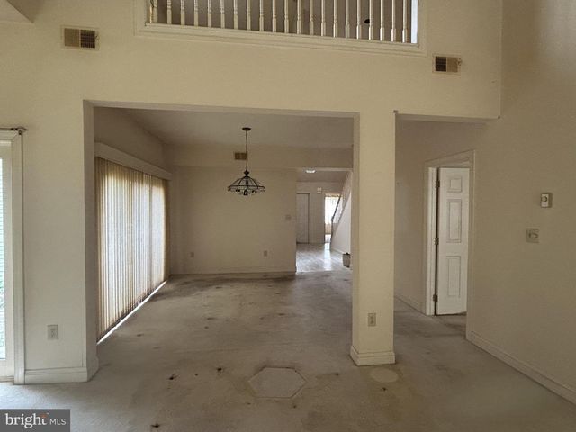 18804 DOVER DR, Hagerstown, MD 21742