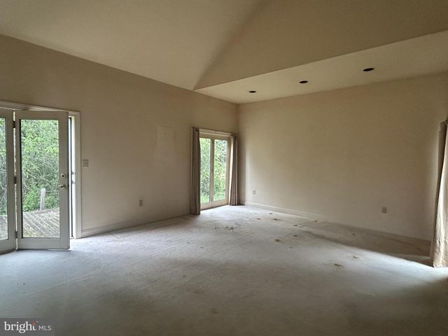 18804 DOVER DR, Hagerstown, MD 21742