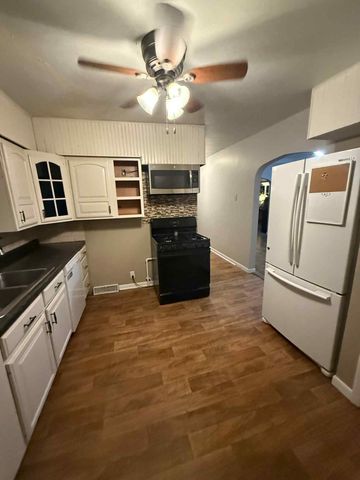 301 Hoffman Street, Crown Point, IN 46307