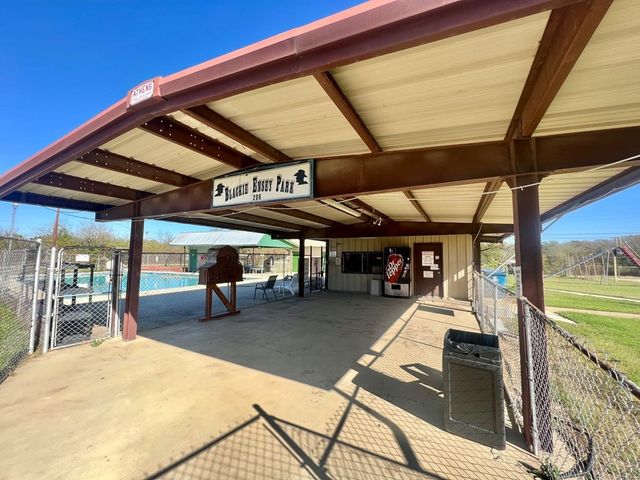 304 Wildwind Street, Gun Barrel City, TX 75156