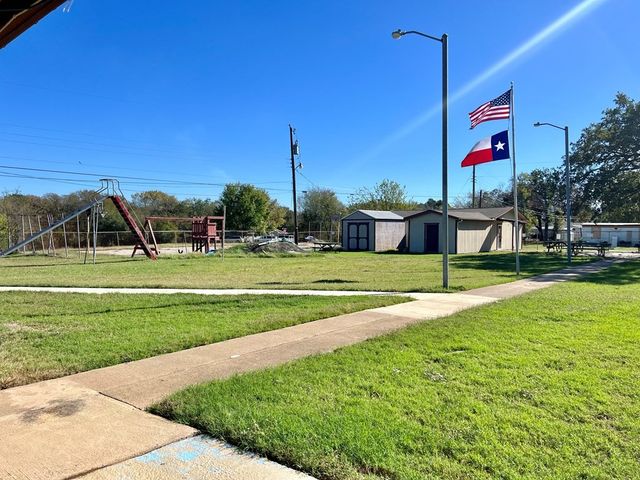 304 Wildwind Street, Gun Barrel City, TX 75156