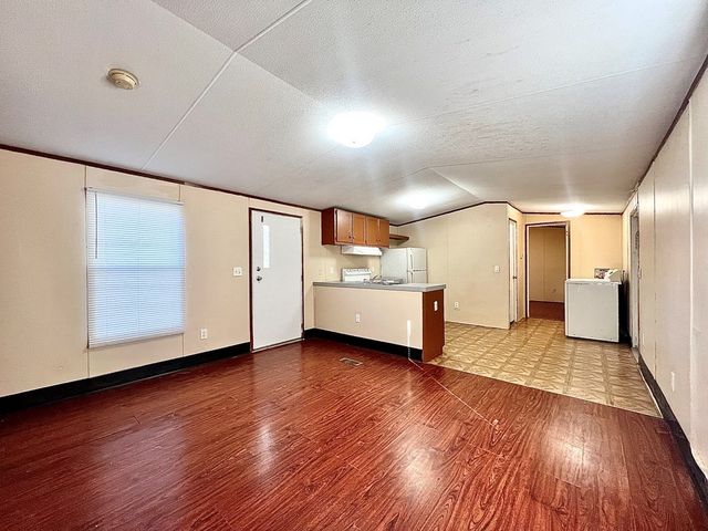 304 Wildwind Street, Gun Barrel City, TX 75156