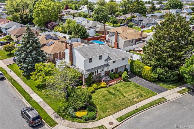 5 Chance Street, Hicksville, NY 11801